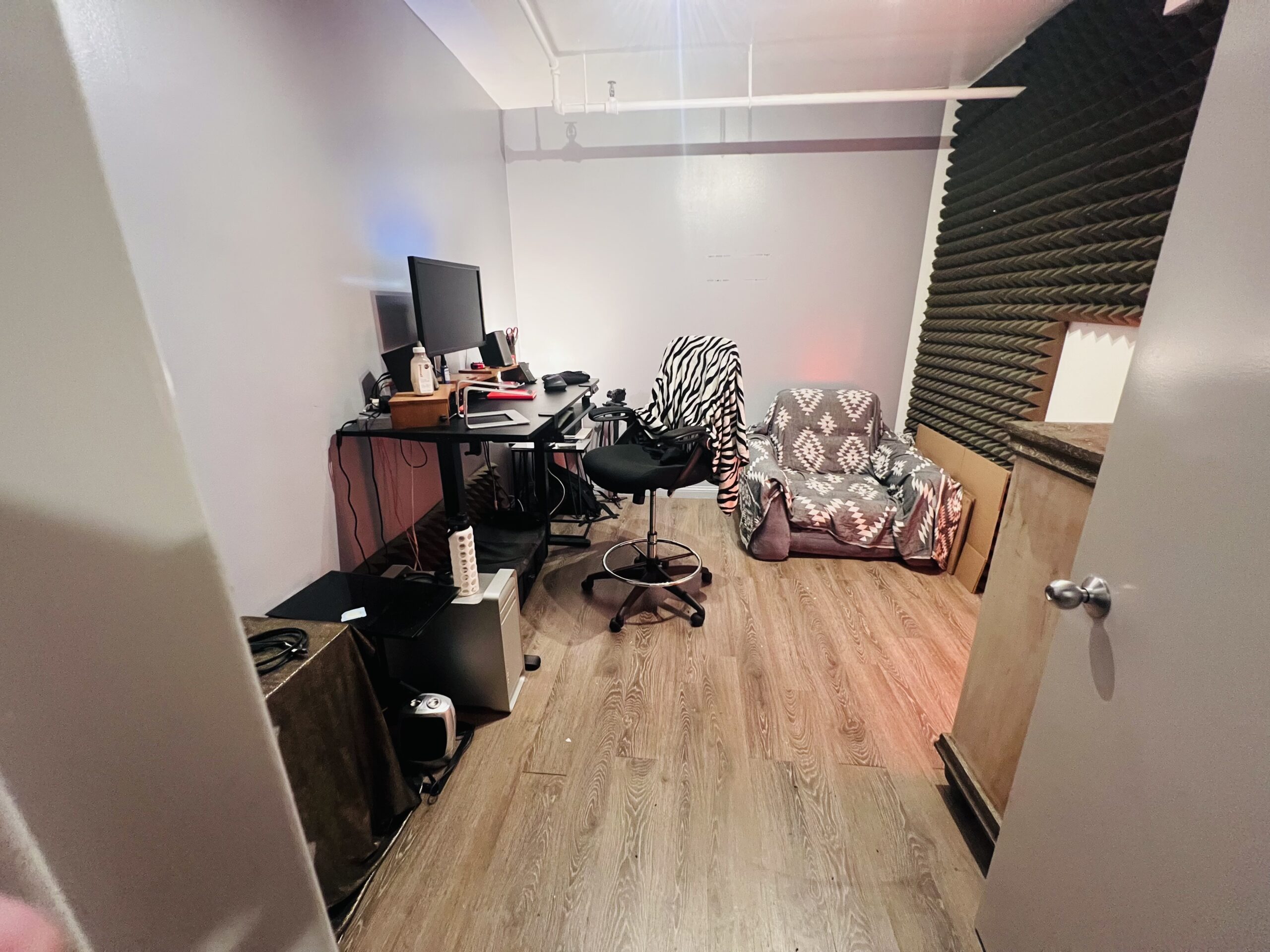 Music studio, soundproof rehearsal space