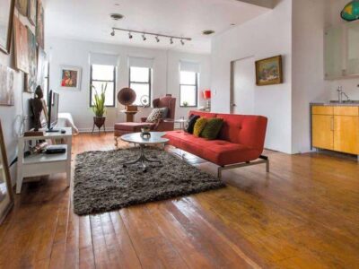 PRIME LONG ISLAND CITY COURT SQUARE / ART STUDIO PRIVATE BATHROOM AND KITCHEN AREA