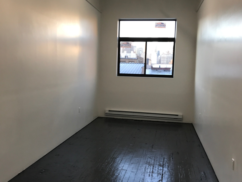 Private Art Studio - High ceilings, big windows w/ great light and city views!