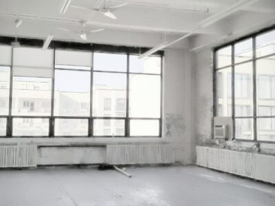 PRIVATE WORK STUDIOS, OFFICE WITH 18FT CEILINGS CONVENIENT TO MANHATTAN, QNS, BKLYN