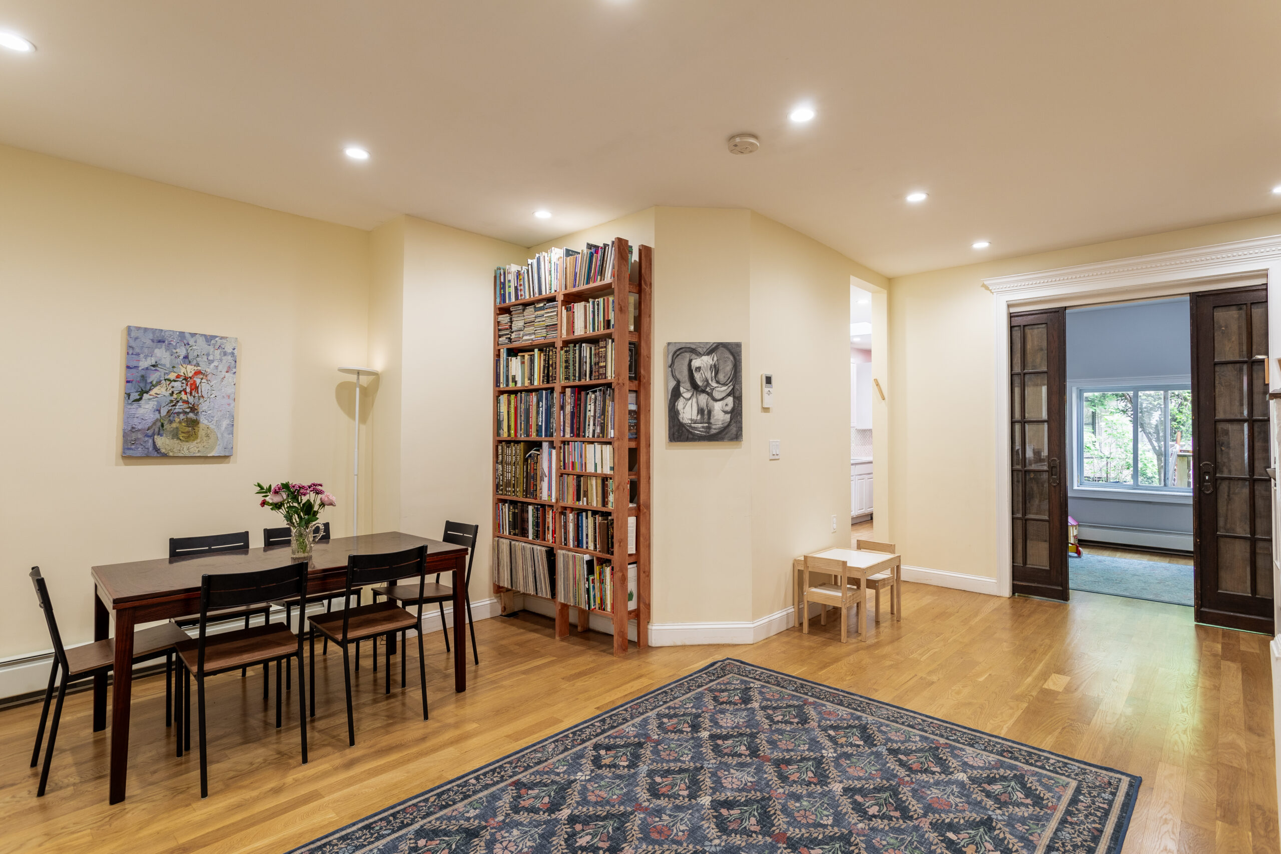 Huge, bright townhouse duplex 4BR 1.5 Bath w. private entrance and garden