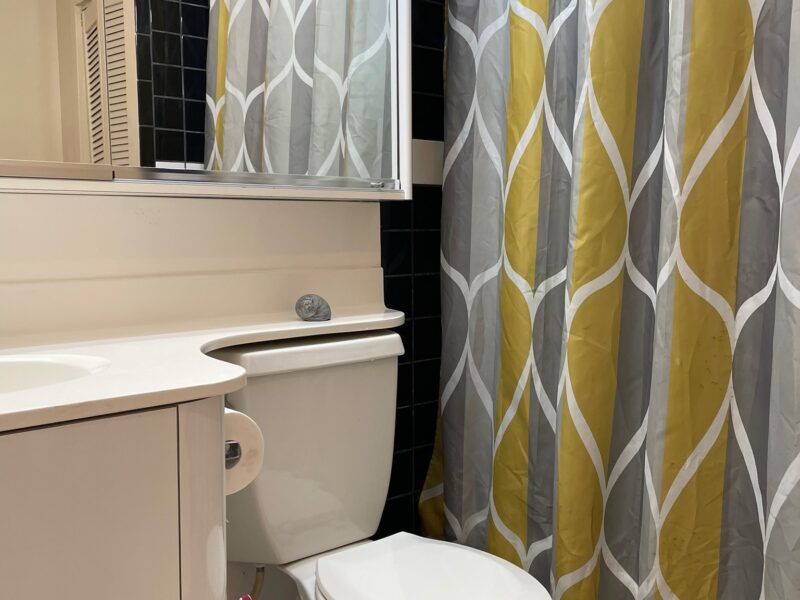 Visiting Artists Lodging / Private bedroom and bathroom with shared kitchen