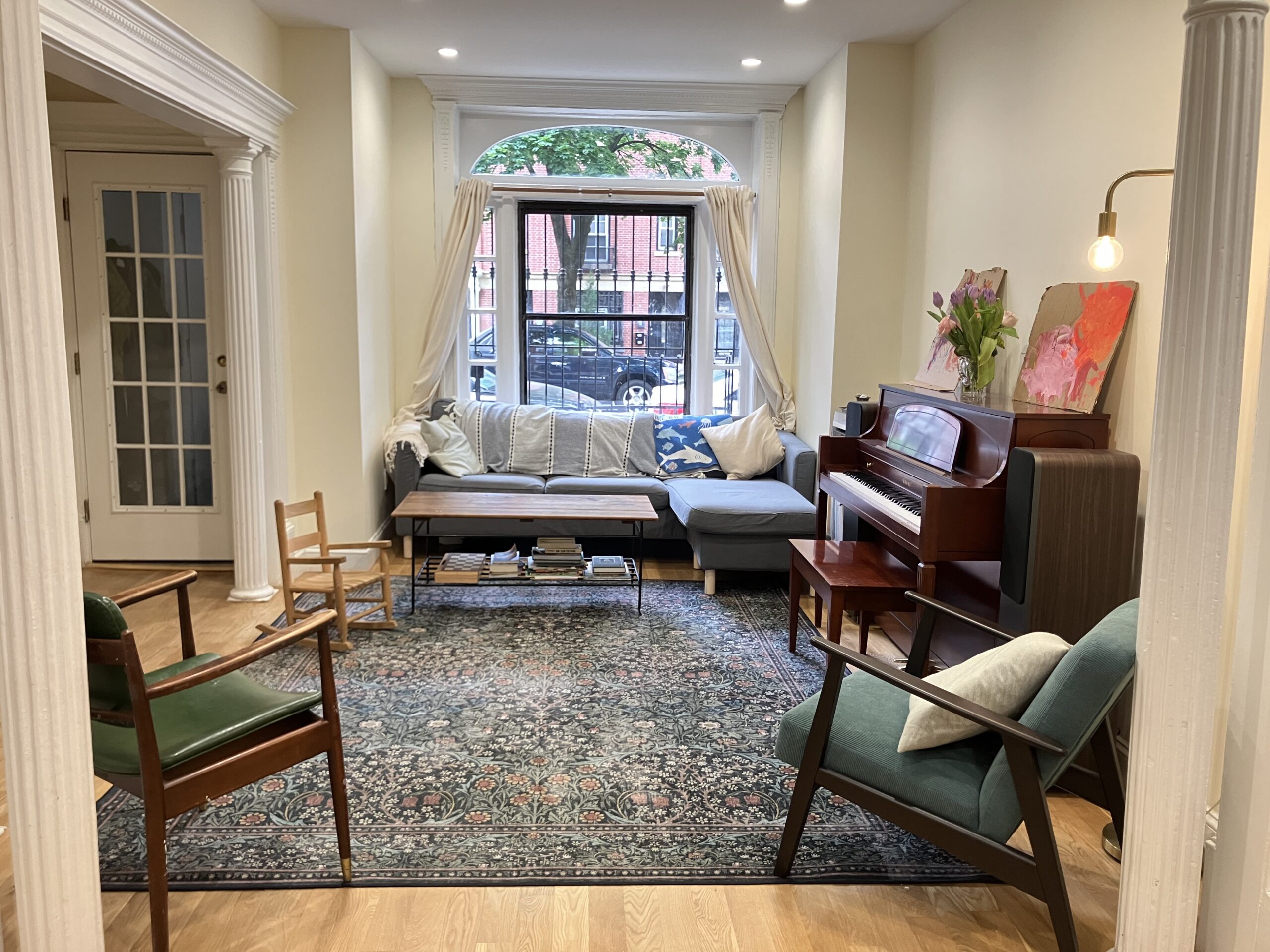 Huge, bright townhouse duplex 4BR 1.5 Bath w. private entrance and garden