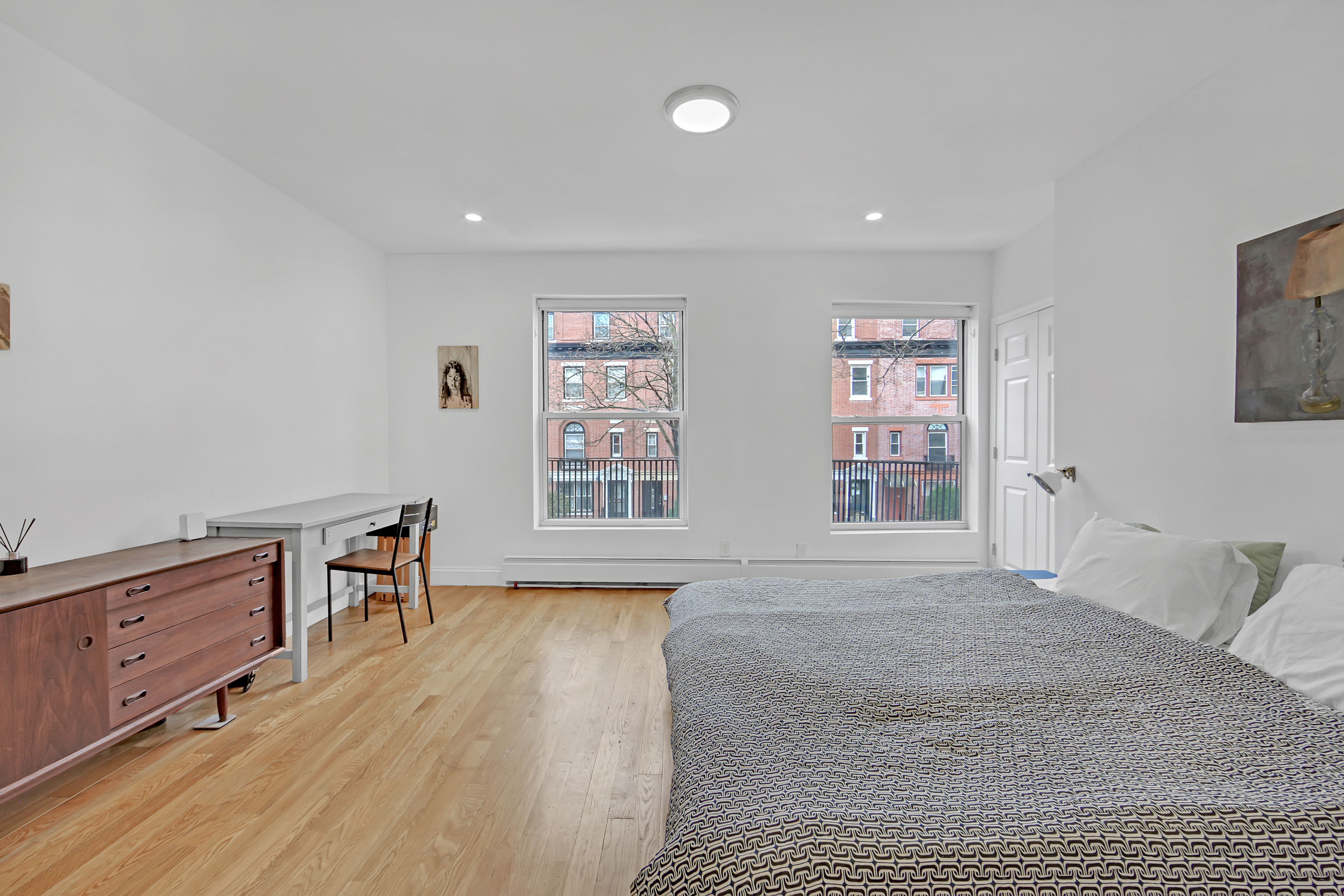 Huge, bright townhouse duplex 4BR 1.5 Bath w. private entrance and garden