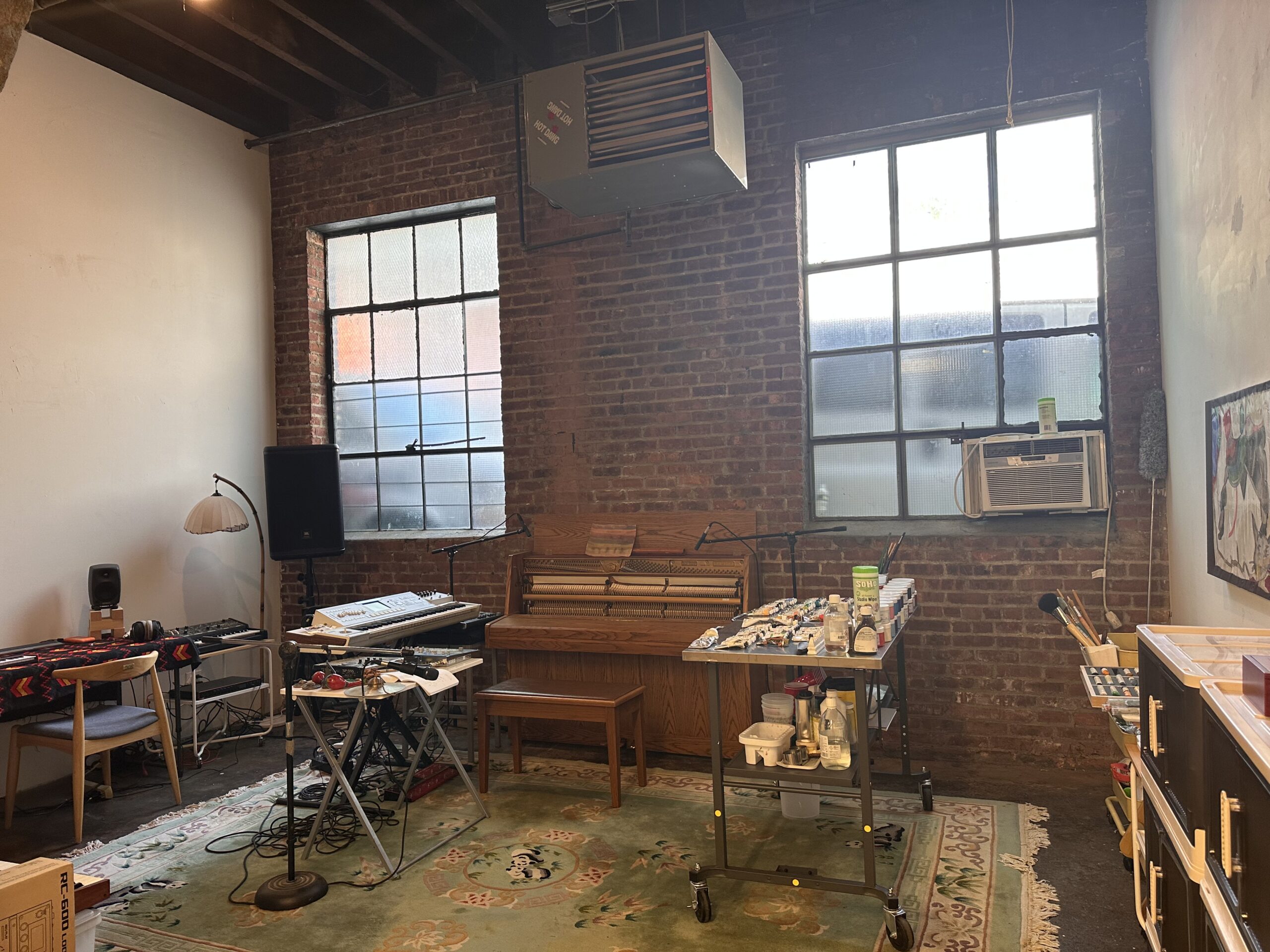 Beautiful 1000 sq feet studio for sublet in East Williamsburg February 1st - October 1st