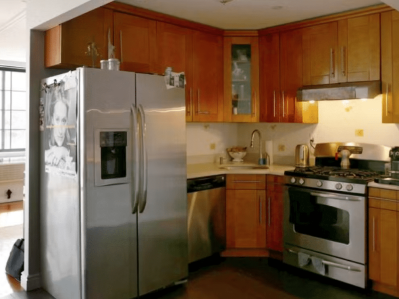RIDGEWOOD Bright Beautiful New 1br Apt - close to L&M Train