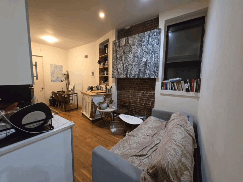 (ONE MONTH ONLY SHORT TERM SUBLET) ROOMMATE WANTED