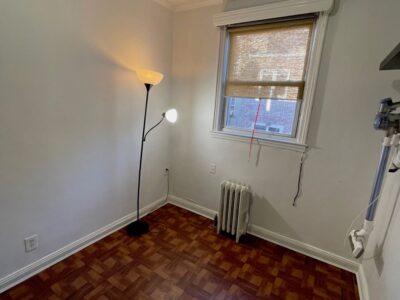 Room for rent in 2 bed apartment