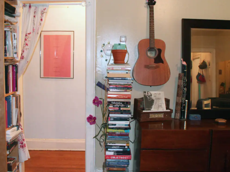 BIG NICE ONE BERDROOM APARTMENT RIGHT BY THE PARK