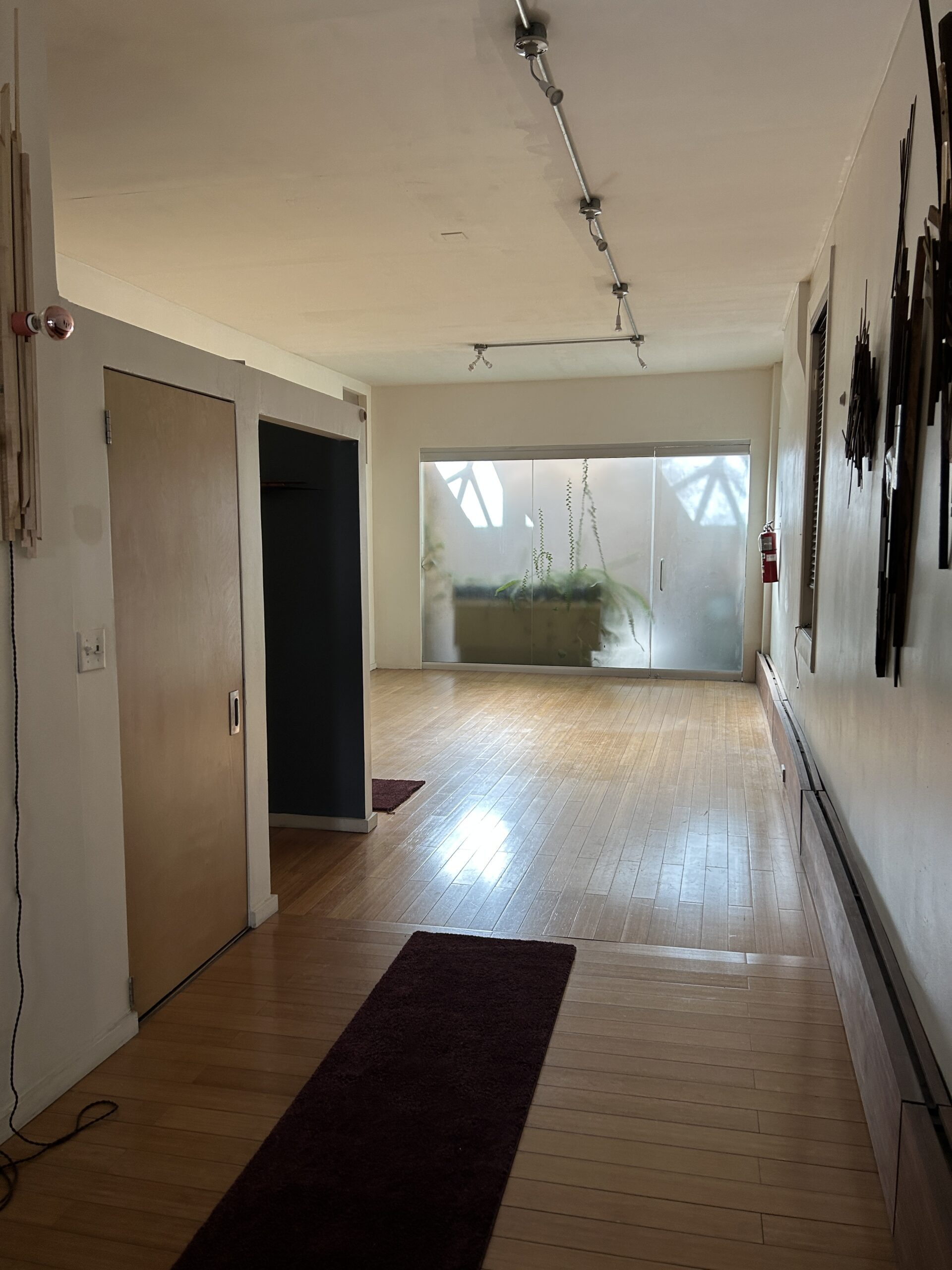 Private finished showroom / workspace for photographers, textile designers, artists