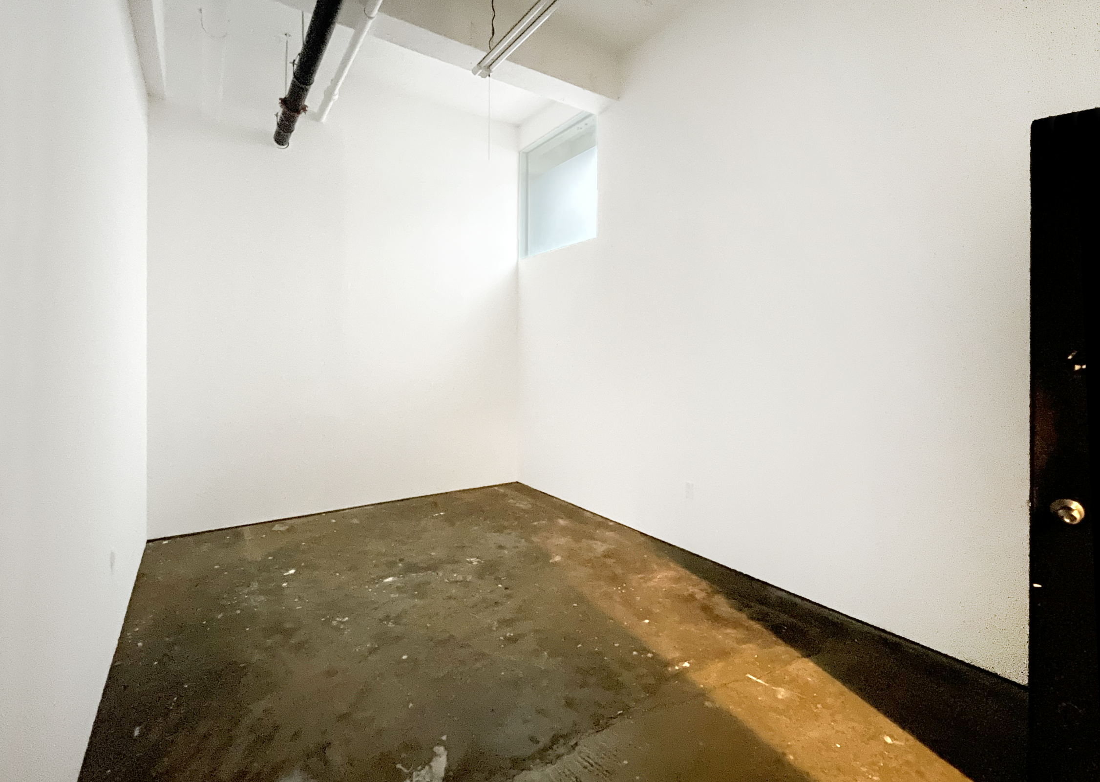 STUDIO 111 : ALL DAY NATURAL LIGHT AT AN AFFORDABLE PRICE L TRAIN