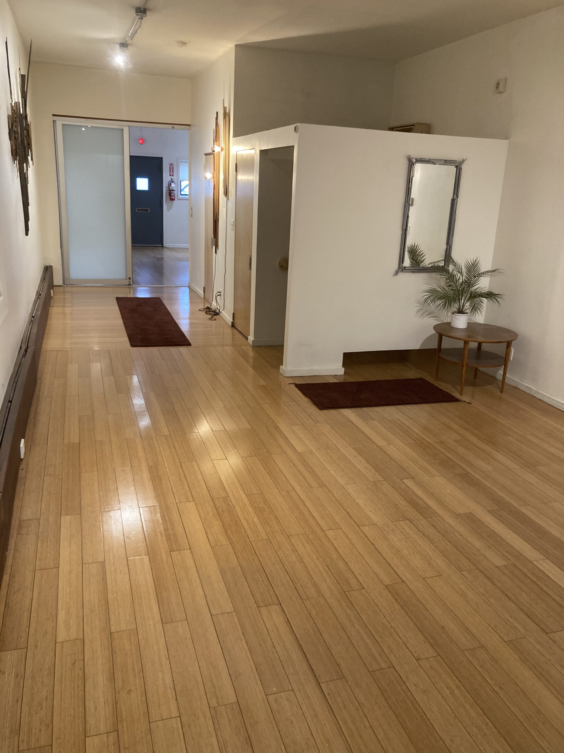 Private finished showroom / workspace for photographers, textile designers, artists