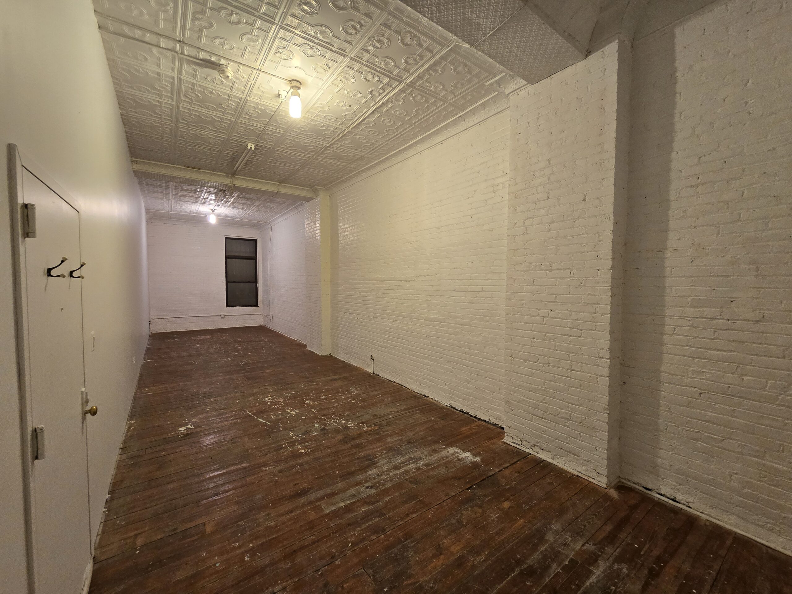 680 sf of "Industrial Loft Space Available for rent at 622 Broadway, Brooklyn NY 11206,