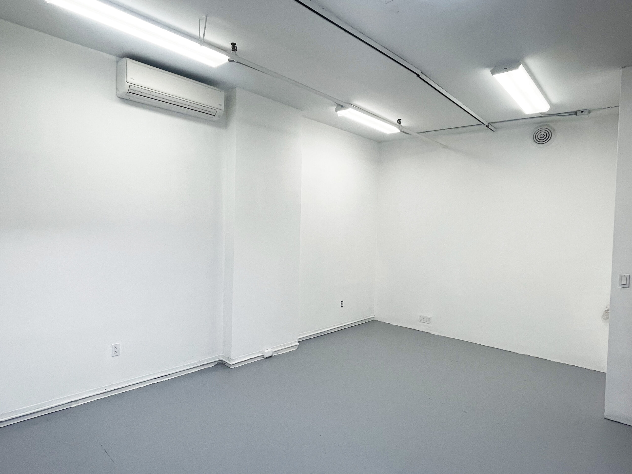 Amazing 280 SF artist studio/creative office space for rent in Long Island City