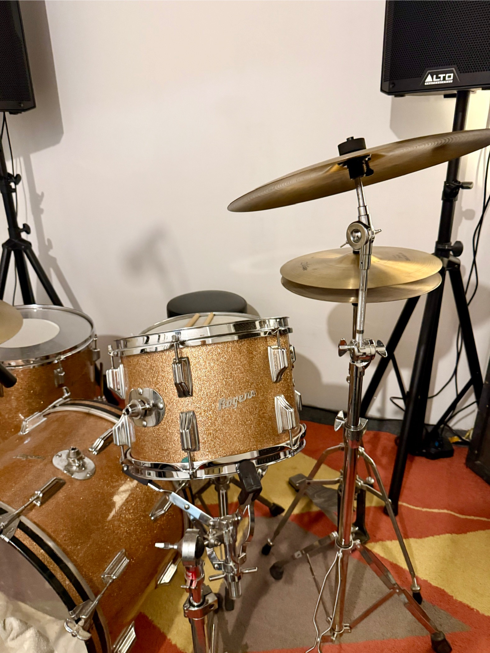 Music Rehearsal Space/Studio Timeslot Share – Bushwick, 4-5 sessions/mo (Bushwick, Brooklyn - Dekalb L / Knick M trains)