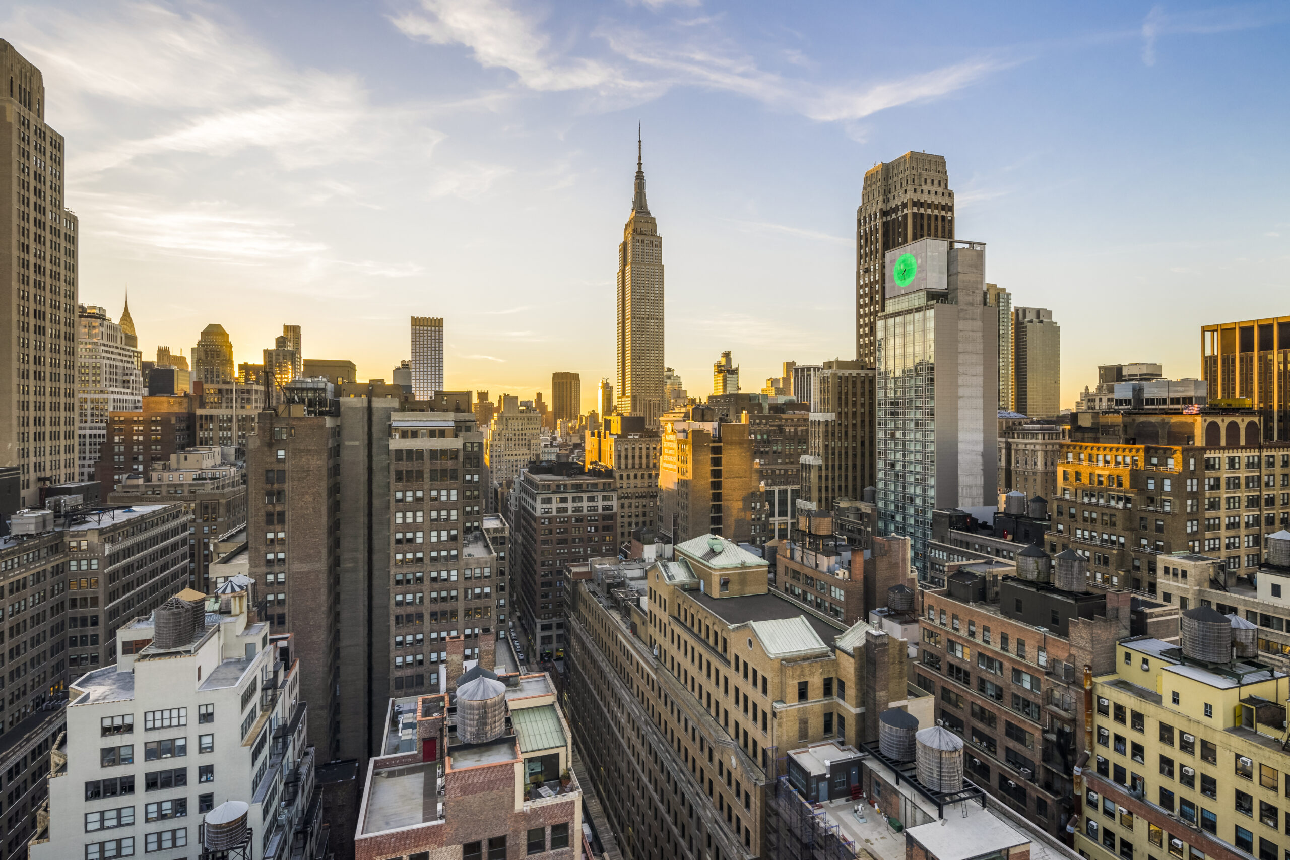 STUDIO 2406: AFFORDABLE STUDIO IN THE HEART OF MIDTOWN
