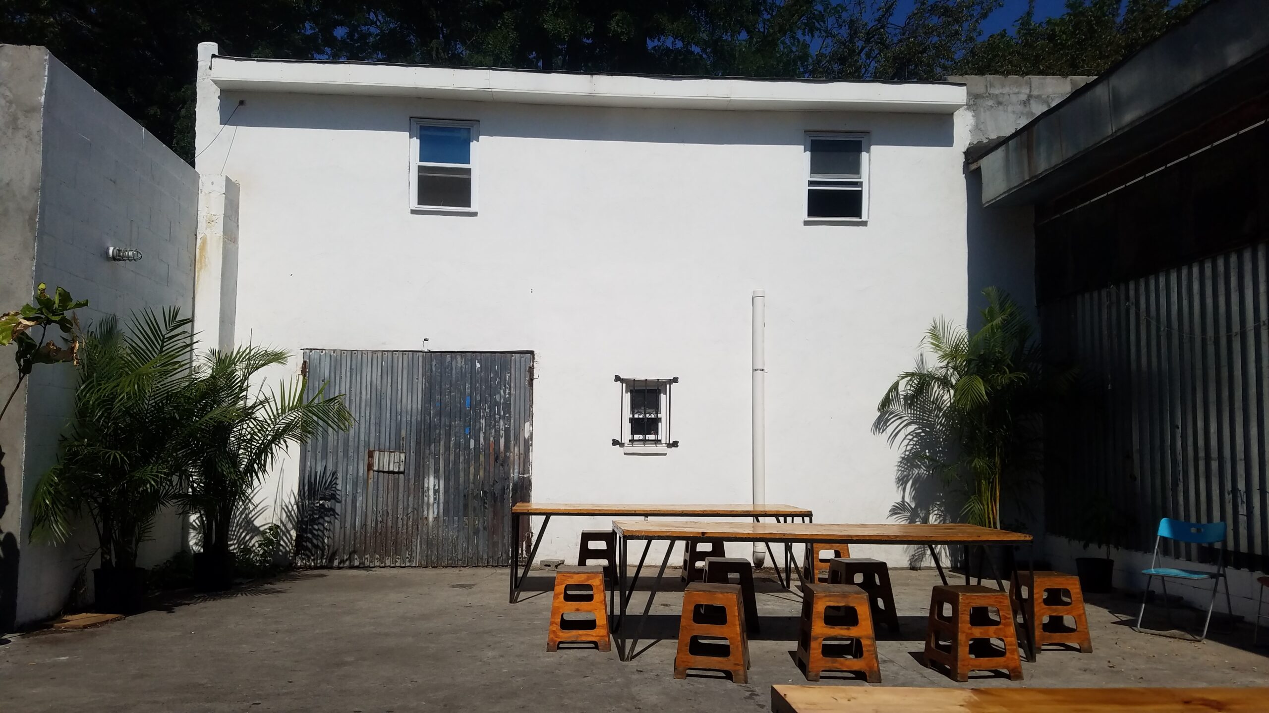 Carriage House Art Studio - 6/01 – $825/mo. Painter's sink 7 ft away in hallway (Ridgewood / Bushwick border - Halsey L train)