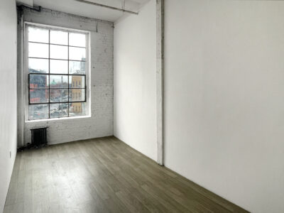 STUDIO 206: OLD SCHOOL BROOKLYN ARTIST STUDIO L TRAIN