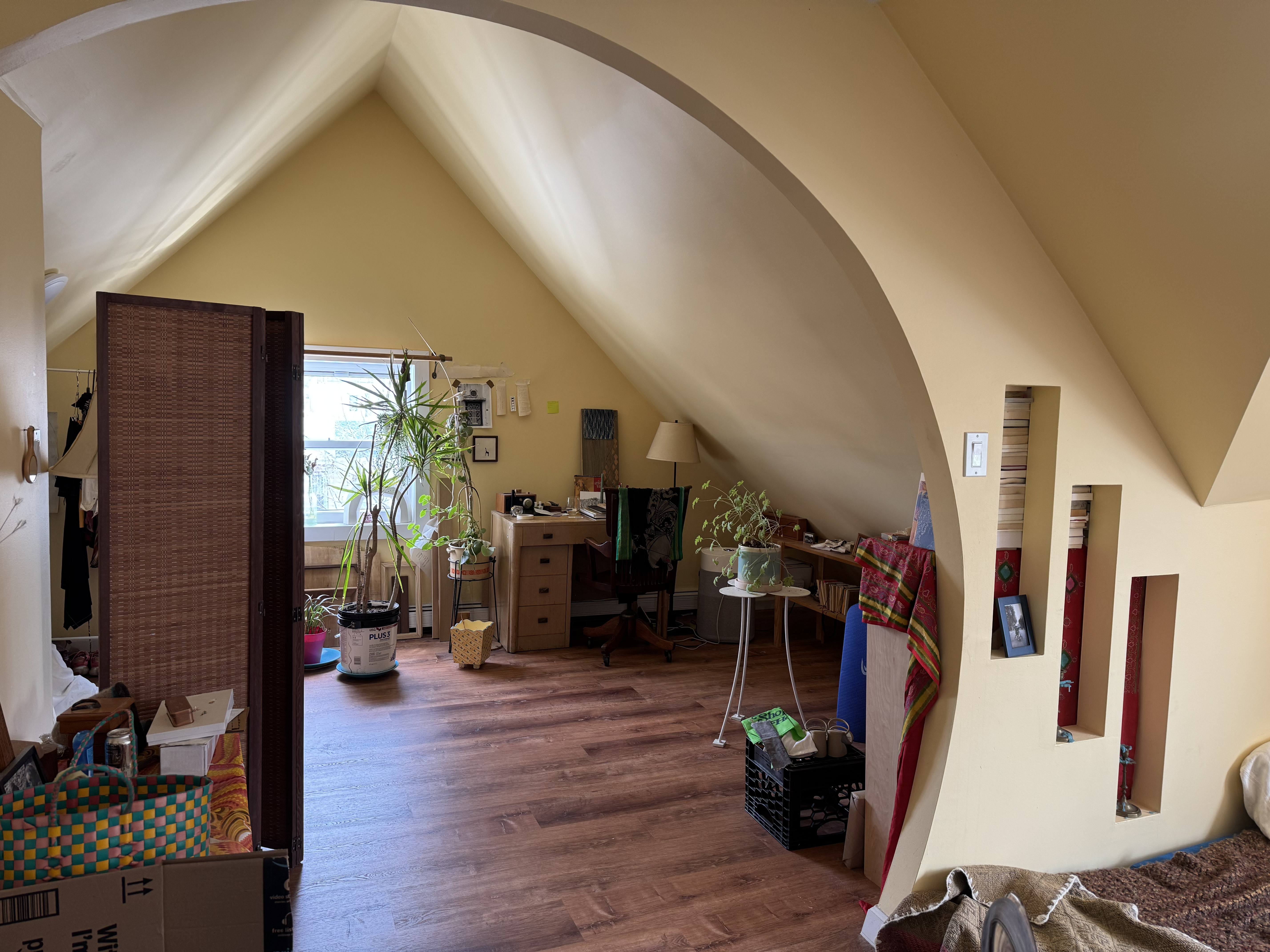 Sun drenched artist apartment LIVE/WORK Summer Sublet JUNE-SEPT