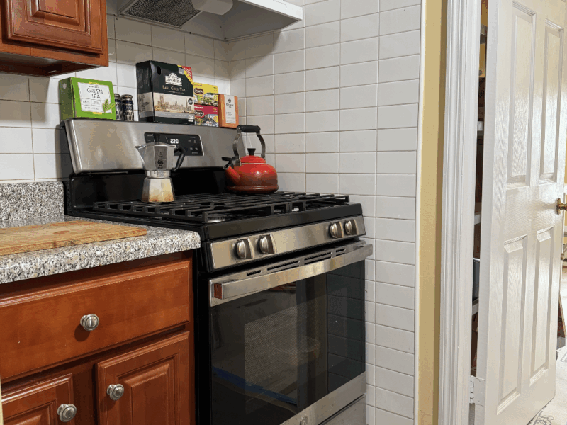Sun drenched artist apartment LIVE/WORK Summer Sublet JUNE-SEPT
