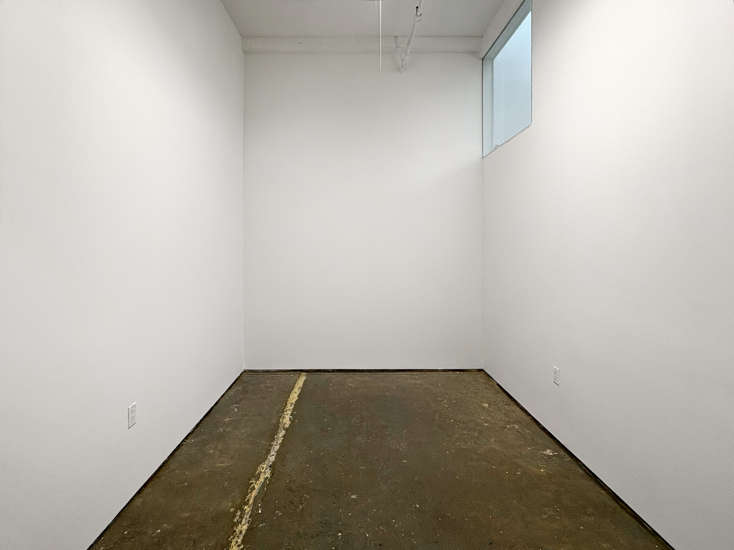 STUDIO 146: MID SIZE WORKSPACE IN PROFESSIONAL SETTING