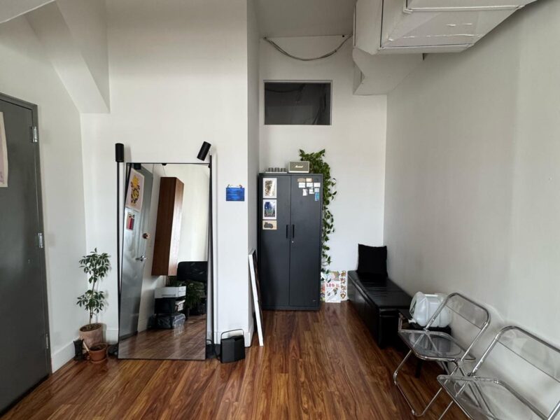 20% OFF Office / Tattoo / Art Studio with Windows (JS#345)