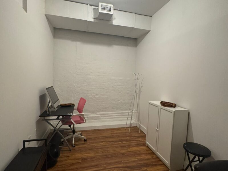 20% OFF Therapy Office, Creative Space in Greenpoint (JS#114)