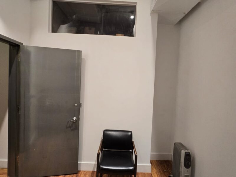 Art Studio, Amenities Provided (252J #304)