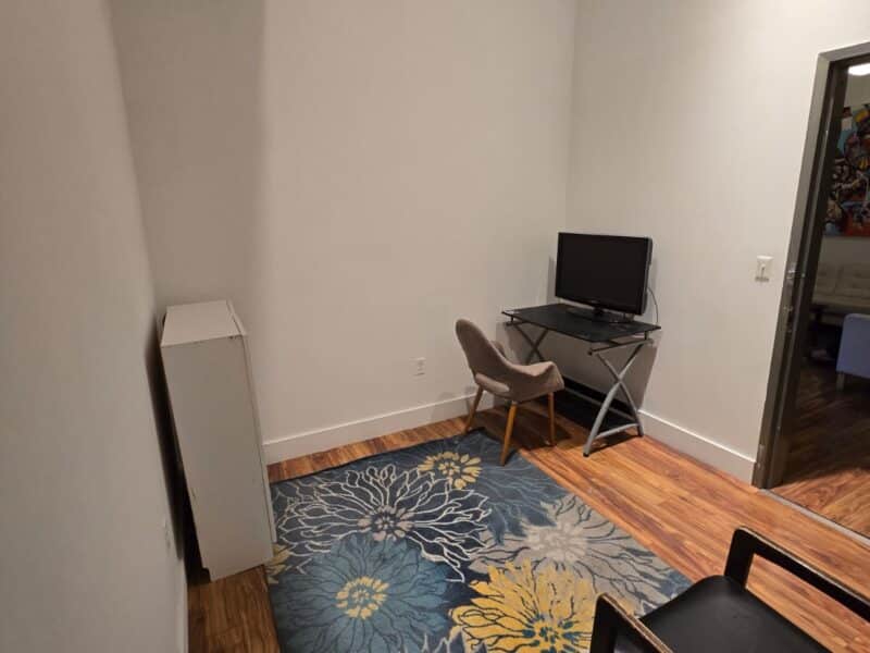 Art Studio, Amenities Provided (252J #304)