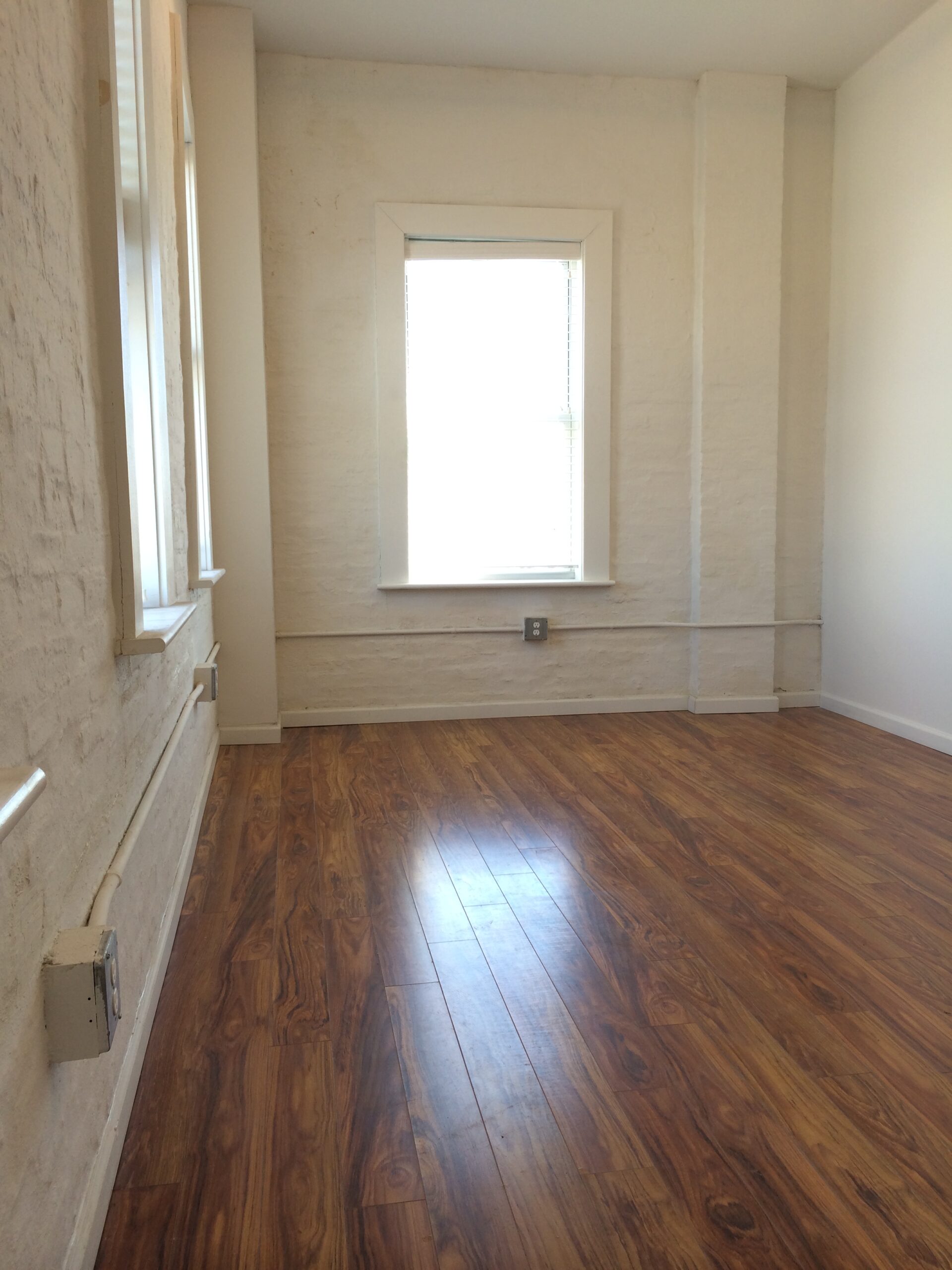 Sunny Art Studio / Office Space