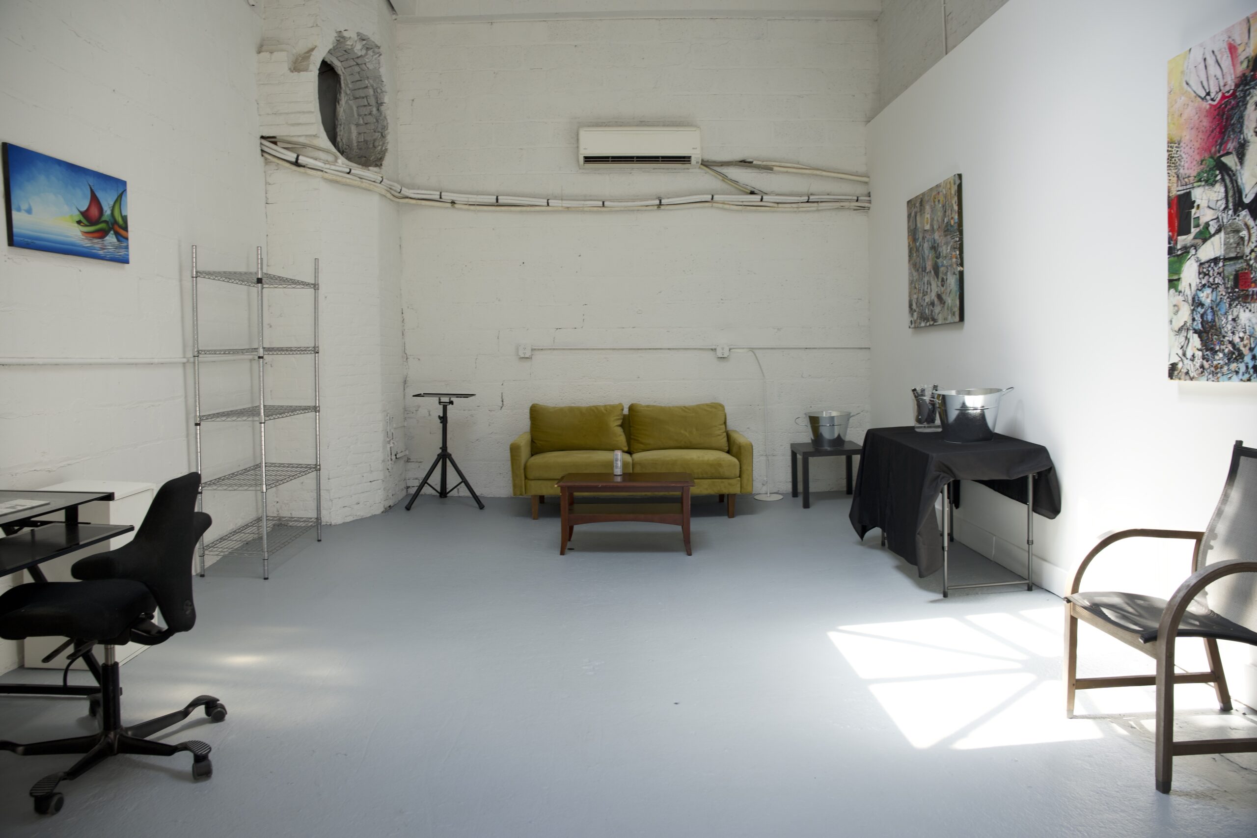 Private Garage-Style Creative Studio with Skylight (252J#G3)