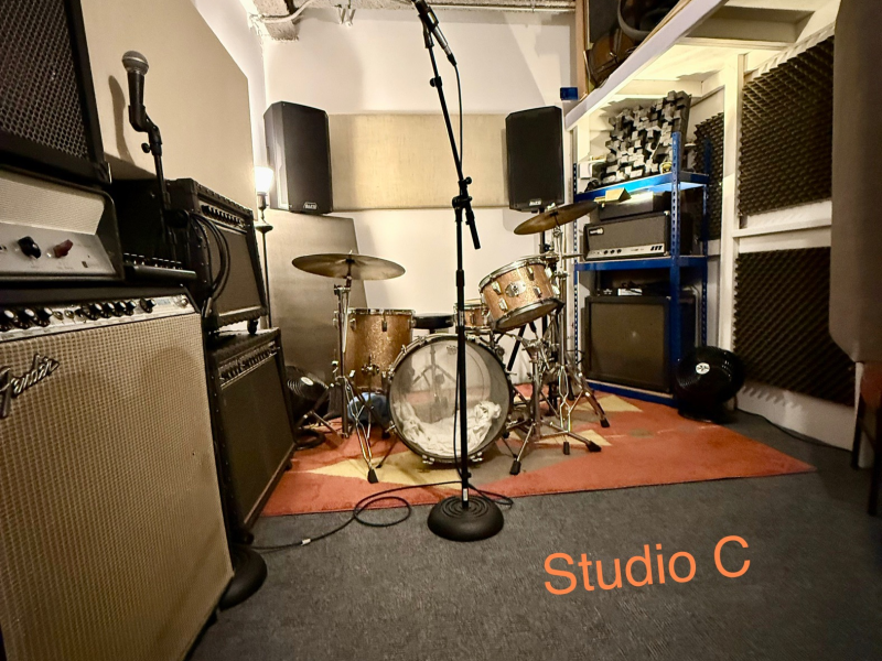 Music Rehearsal Space/Studio Timeslot Share – Bushwick, 4-5 sessions/mo (Bushwick, Brooklyn - Dekalb L / Knick M trains)