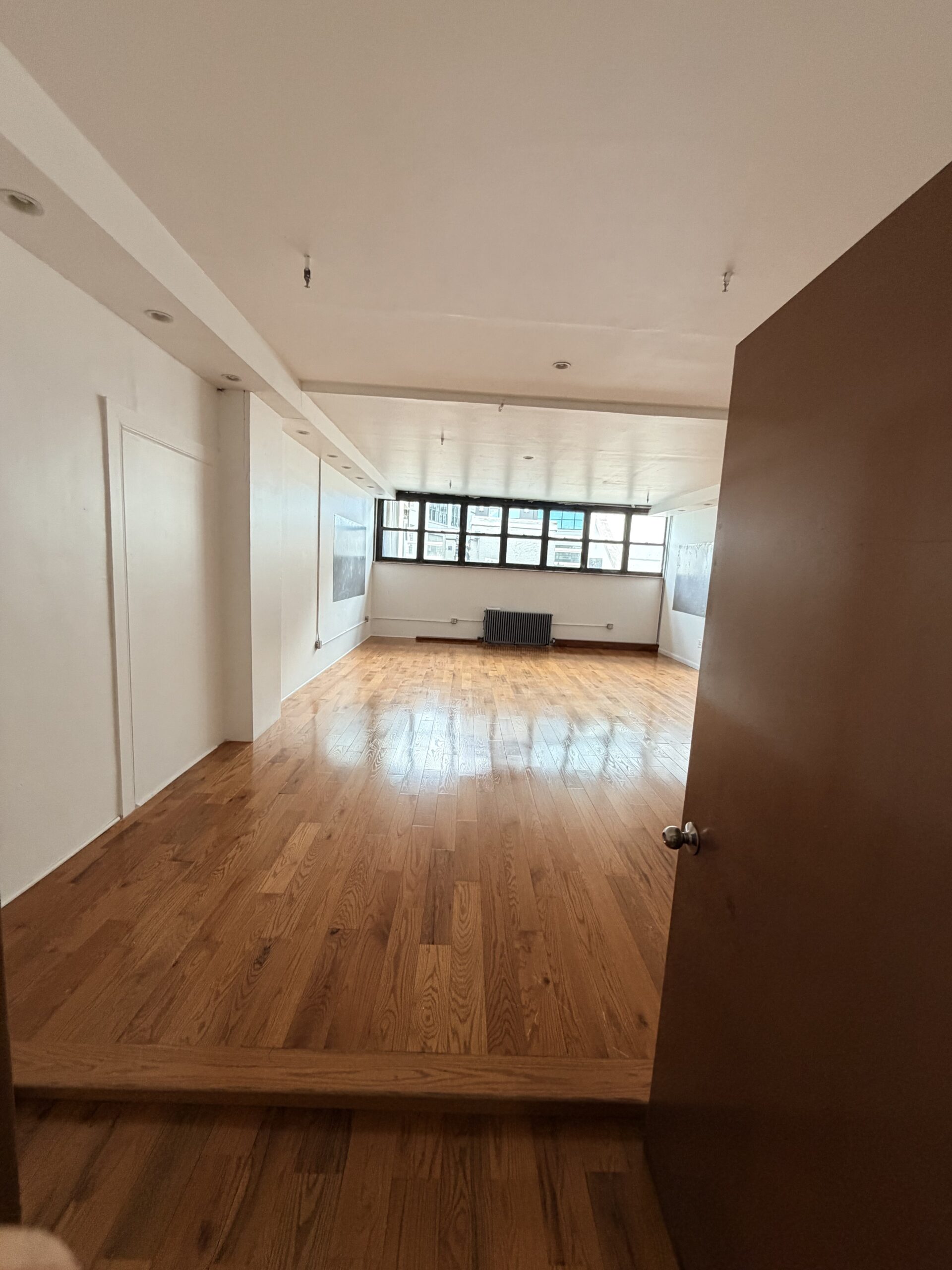 EXQUISITE SPACIOUS STUDIO