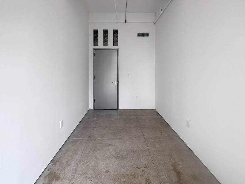 STUDIO 2407: AFFORDABLE CREATIVE WORKSPACE IN PROFESSIONAL SETTING