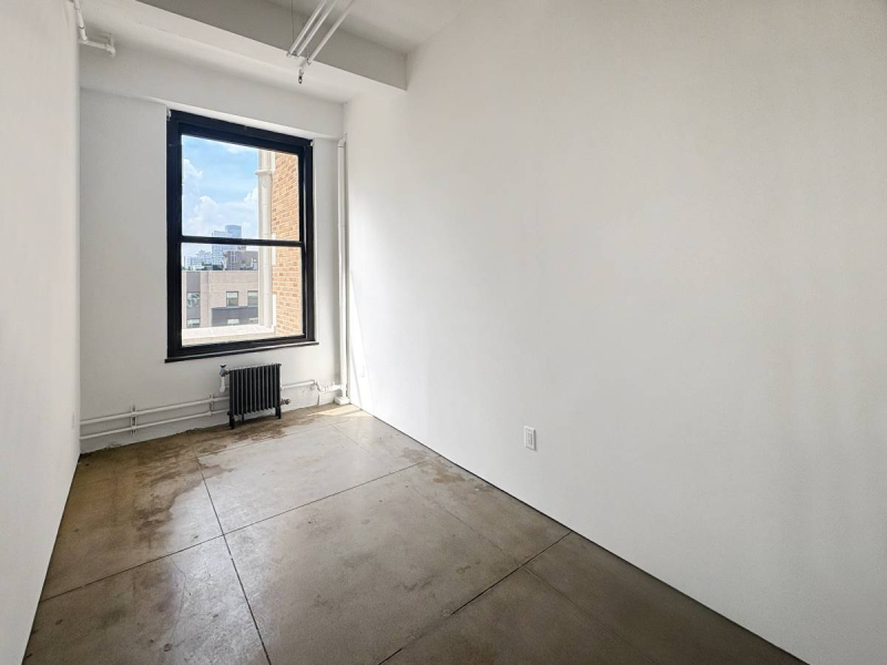 STUDIO 2407: AFFORDABLE CREATIVE WORKSPACE IN PROFESSIONAL SETTING