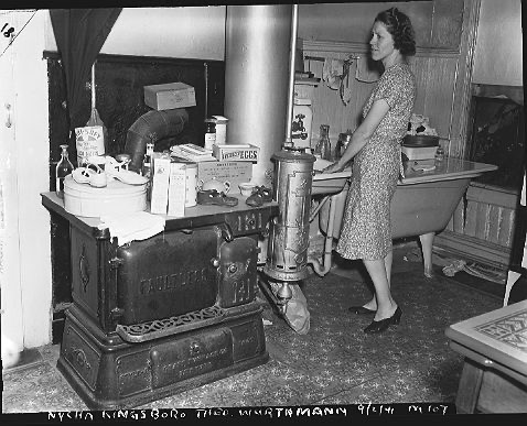 🛁 seeking bathtub in the kitchen! 🛁