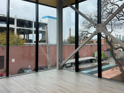 STUDIO 109: SPACIOUS CORNER ART STUDIO WITH NATURAL DAY LIGHT IN NEW BUILDING