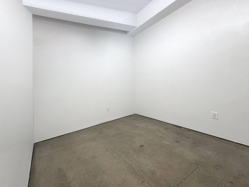 STUDIO 2449: AFFORDABLE PROFESSIONAL ART STUDIO MIDTOWN MANHATTAN