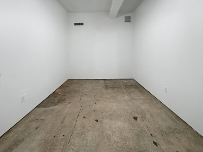 STUDIO 2443: BUDGET-FRIENDLY ART STUDIO PROFESSIONAL IN MANHATTAN