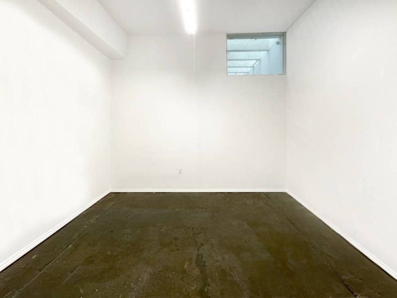 STUDIO 163: BUDGET ART STUDIO W WHITE WALLS & CONCRETE FLOOR