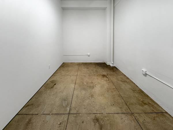 STUDIO 2403: PROFESSIONAL ARTIST STUDIO IN NEW BUILDING MANHATTAN