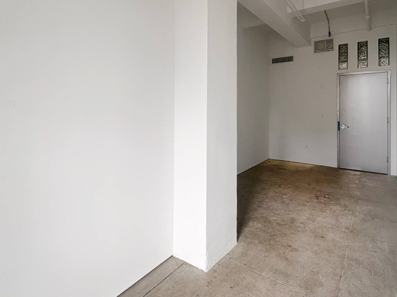 STUDIO 2411: SPACIOUS ART STUDIO W NATURAL DAYLIGHT MIDTOWN
