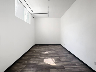 STUDIO 224: SPACIOUS ART STUDIO W WHITE WALLS RIDGEWOOD L TRAIN