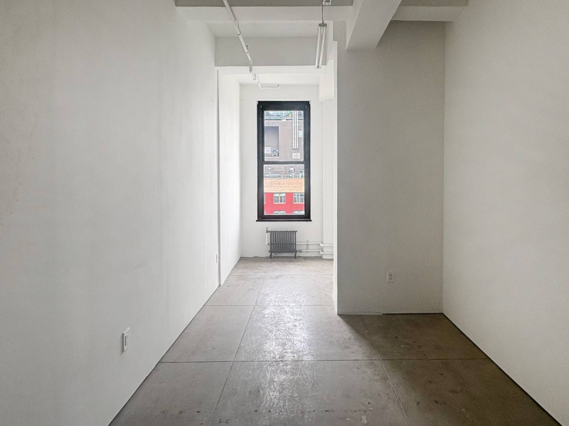 STUDIO 2411: SPACIOUS ART STUDIO W NATURAL DAYLIGHT MIDTOWN