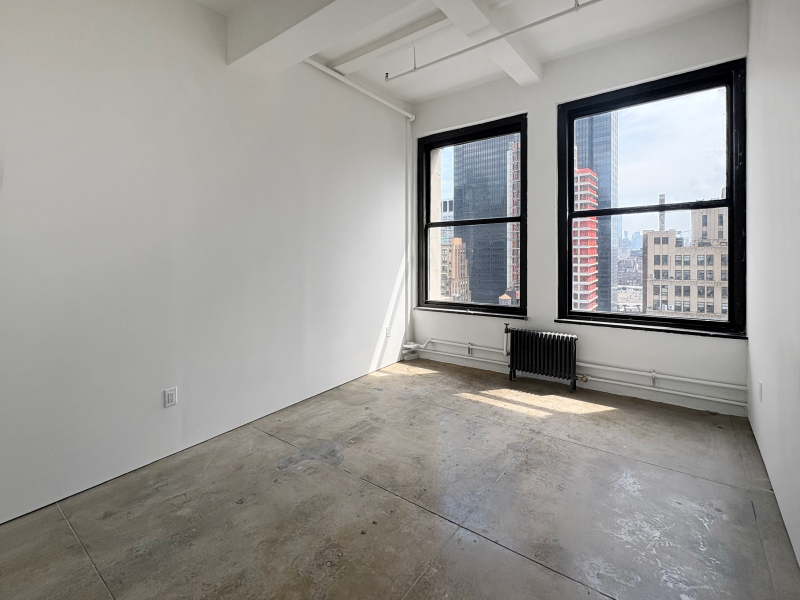 STUDIO 2421: SPACIOUS ART STUDIO W NATURAL DAYLIGHT MIDTOWN