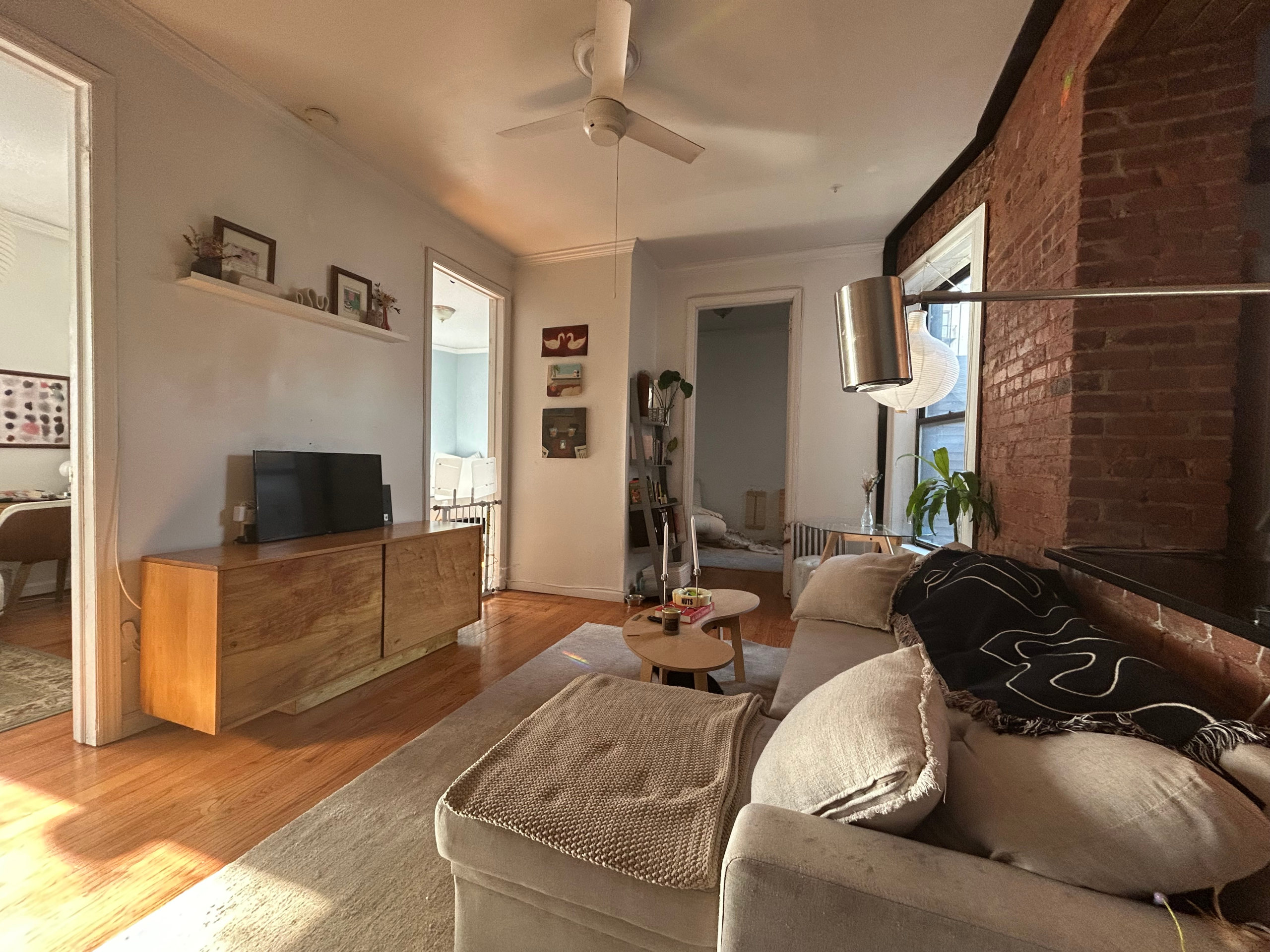 Room in Williamsburg Apartment Available April 1-30th