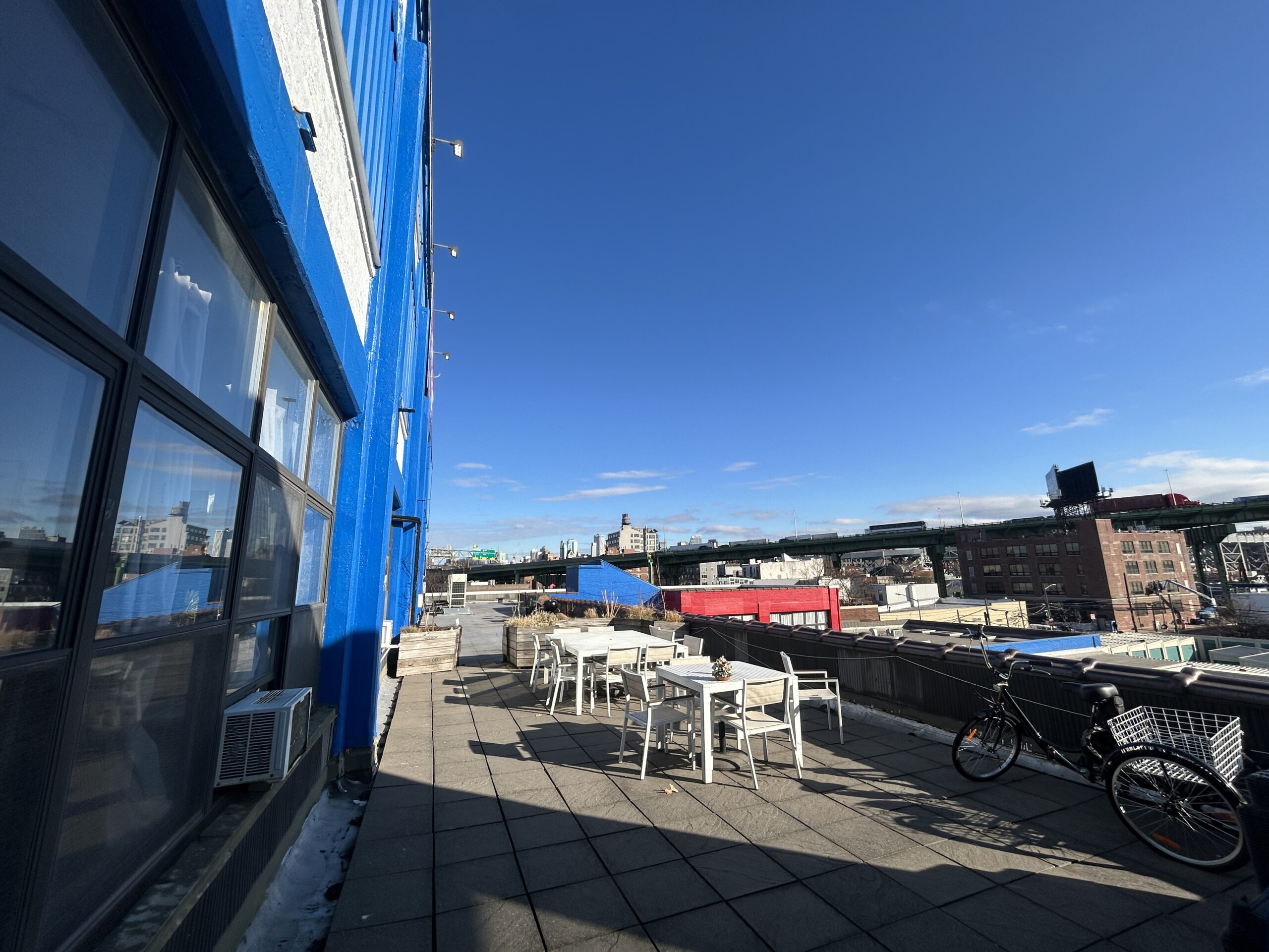 BRIGHT AFFORDABLE WORKSPACE IN GREAT RED HOOK BUILDING