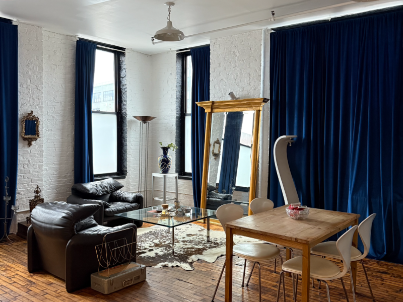 Professional Showroom Share Ideal for Vintage Seller!