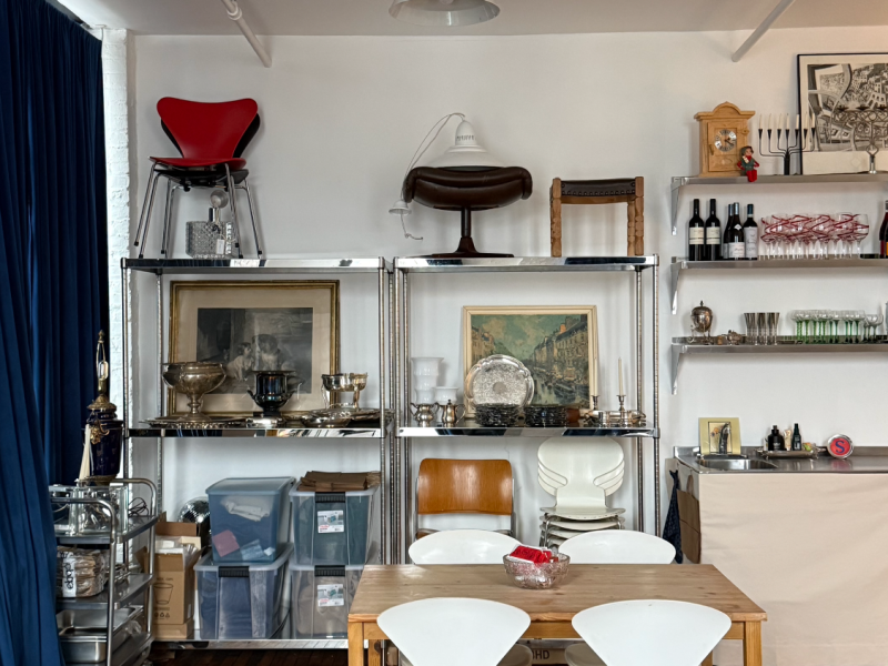 Professional Showroom Share Ideal for Vintage Seller!