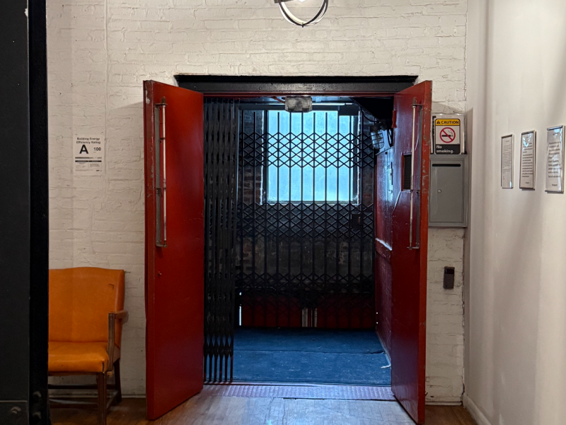 Professional Showroom Share Ideal for Vintage Seller!